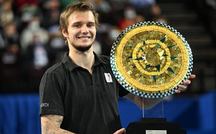 在体育竞技 在体育竞技