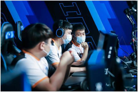 他的持球主 他的持球主